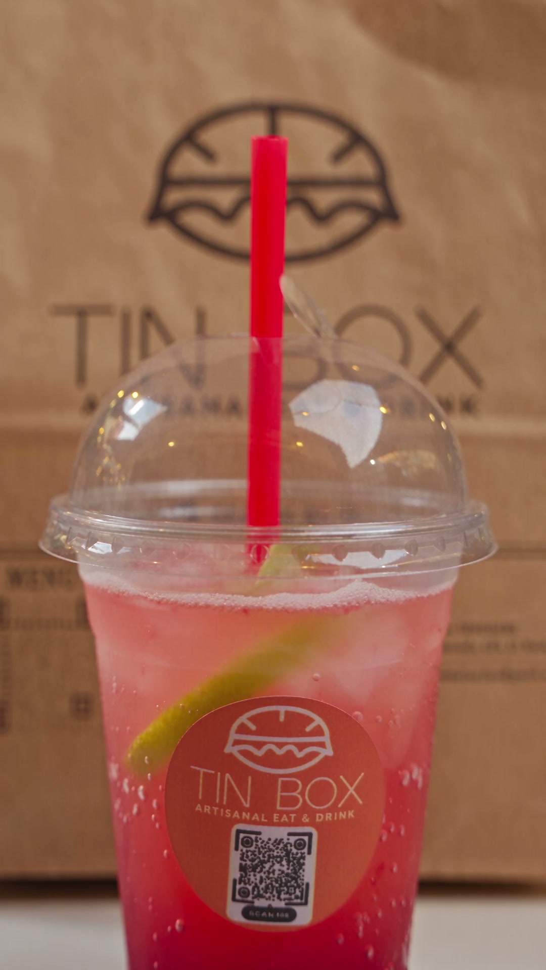 Imagem inicial · Drink com a câmera em órbita