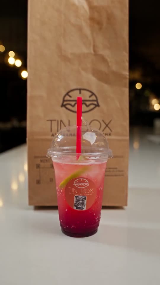 Drink com a câmera em órbita